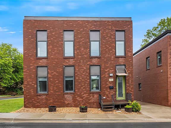 2nd image of 1111 N Oakland Ave
