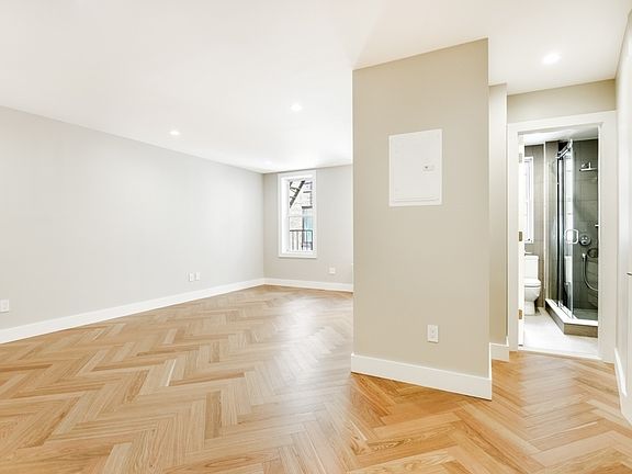 5th image of 225 W 23rd St APT 5S