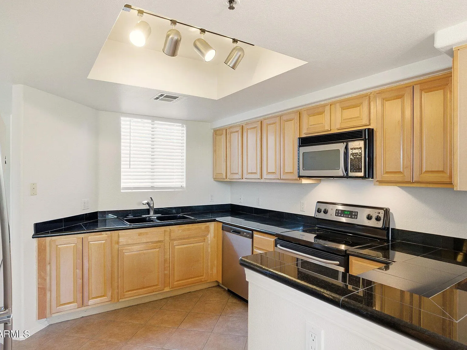 2 bed, 2.0 bath, 1059 sqft, $2,000 — Photo 4