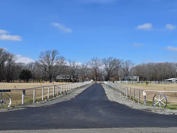 2802 Saddle Creek Rd, Hazen, AR 72064