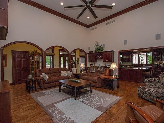 5th image of 6377 Highland Green Dr