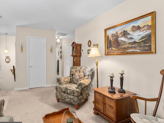 5th image of 14317 Belleville Ave