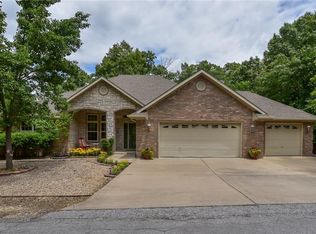16 Dornoch Ln, Bella Vista, AR 72715
