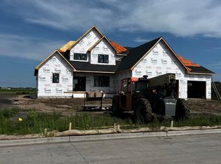 6461 Riggs Rd, Grand Forks, ND 58201