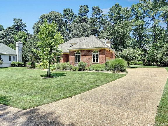 3rd image of 689 Fairfax Way
