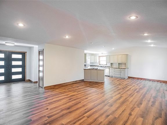 3rd image of 701 Turtle Creek Dr