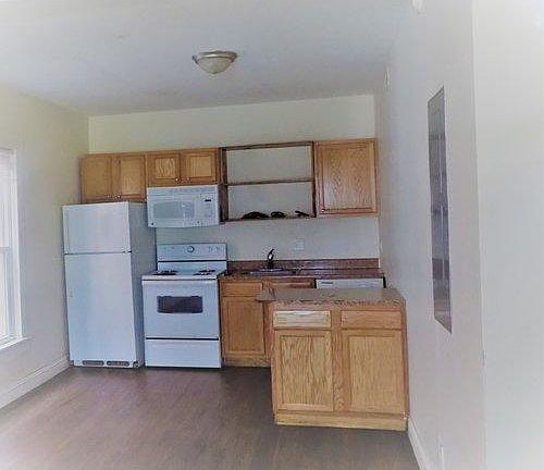 2nd image of 255 Grant Ave