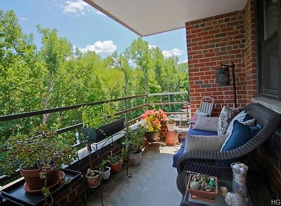 2nd image of 50 Barker St APT 435