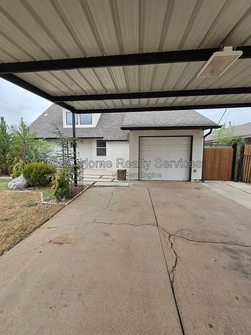 3 bed, 2.0 bath, 1434 sqft, $1,600 — Photo 1