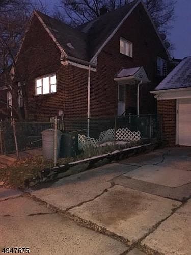 2nd image of 332 Ashton Ave