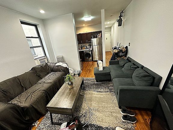 2nd image of 706 Amsterdam Ave #1R