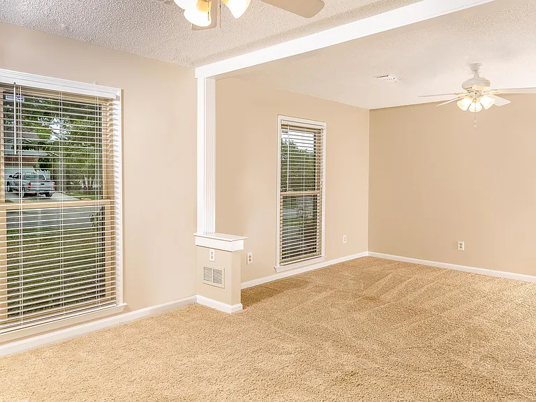 4661 Saron Dr — Photo 16
