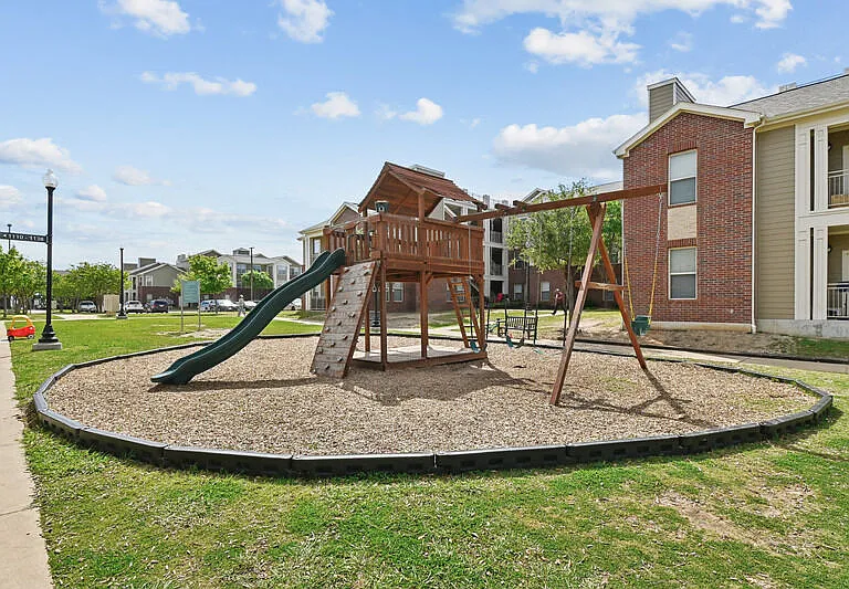 The Village on West Seminary — Photo 23