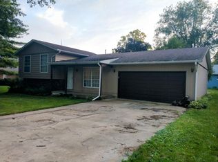 403 S Cedar St, Delavan, IL 61734