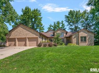 1304 Woods Farm Ln, Springfield, IL 62704