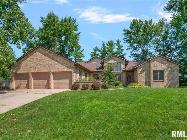 1304 Woods Farm Ln, Springfield, IL 62704
