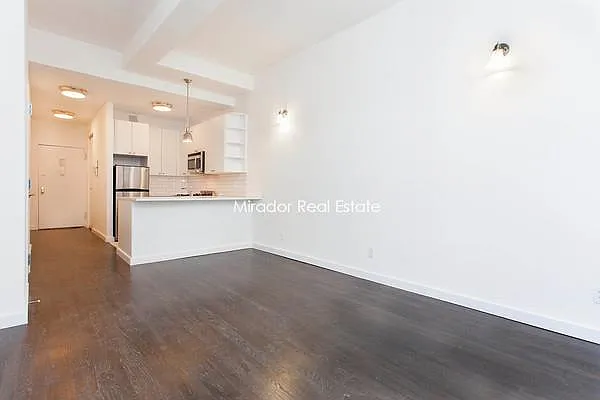 Rented by Mirador Real Estate | media 35