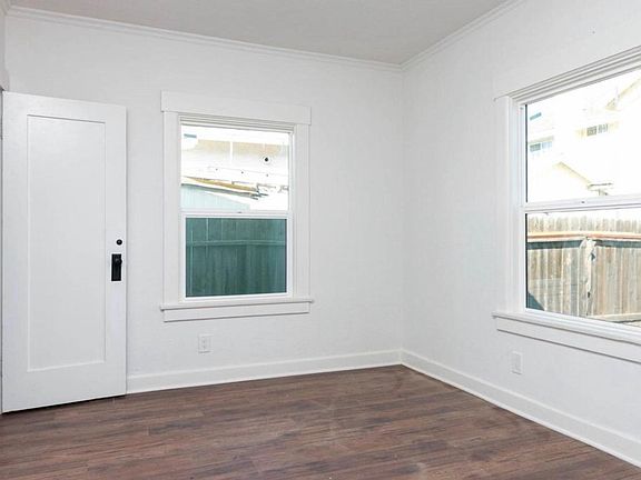4th image of 165 E Barnett St