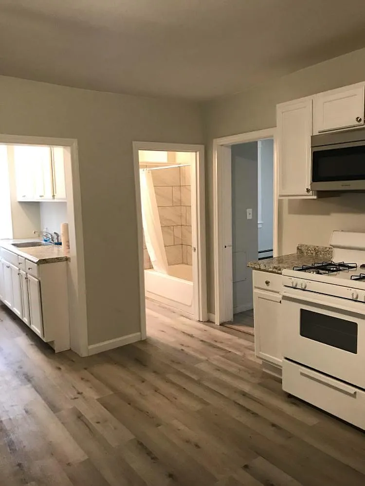 3 bed, $725 — Photo 3