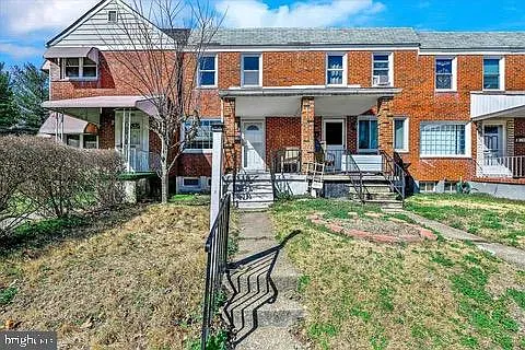 3 bed, 2.0 bath, 1144 sqft, $1,990 — Photo 2