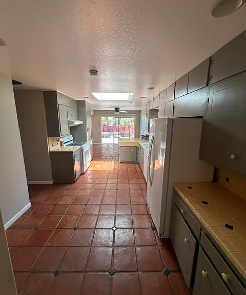 6845 Lakeview Dr #1 — Photo 4