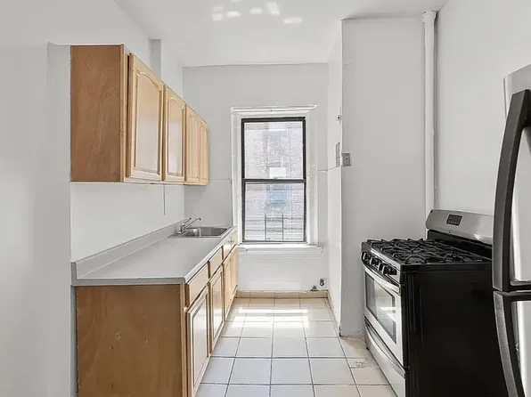 565 West 139th Street image 2 of 7