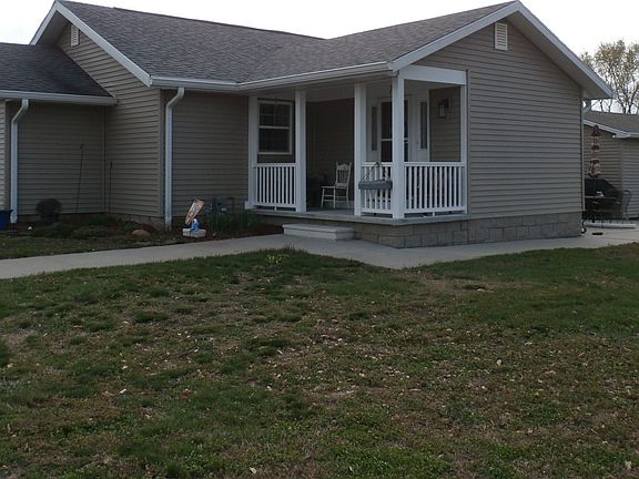 2nd image of 707 E Cloverdale Ave