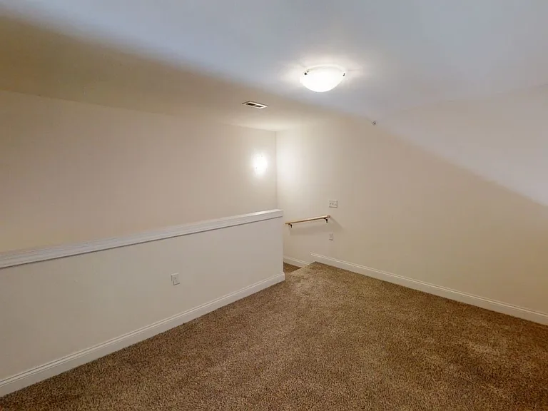 Delafield Woods Apartments — Photo 44