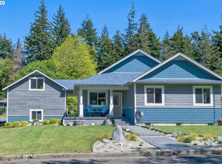 2263 Ash St, North Bend, OR 97459