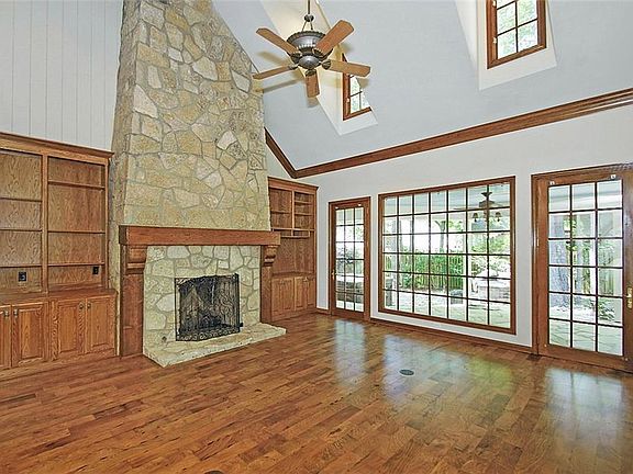4th image of 3706 Woods Blvd