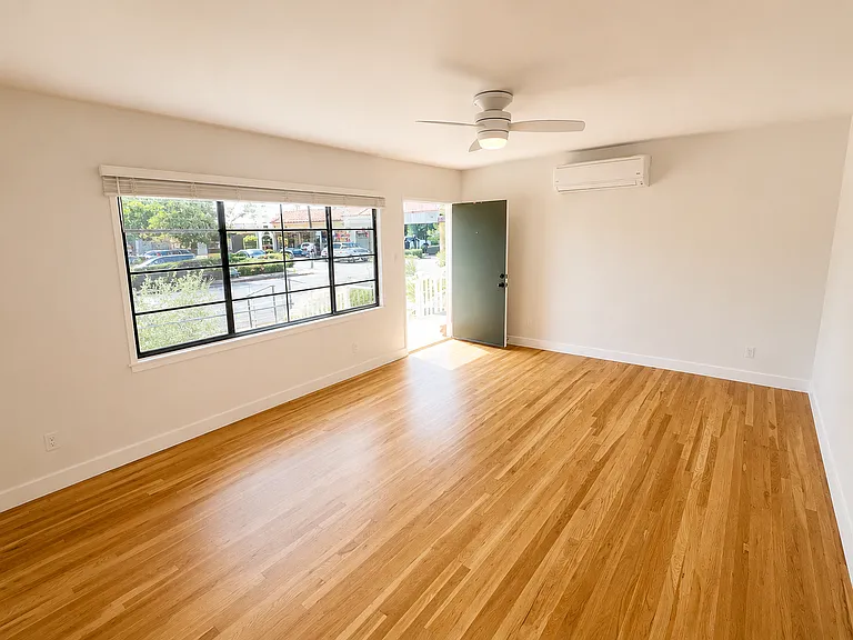 110 W Matilija St — Photo 4