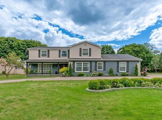 4137 Whitebirch Dr, West Bloomfield, MI 48323