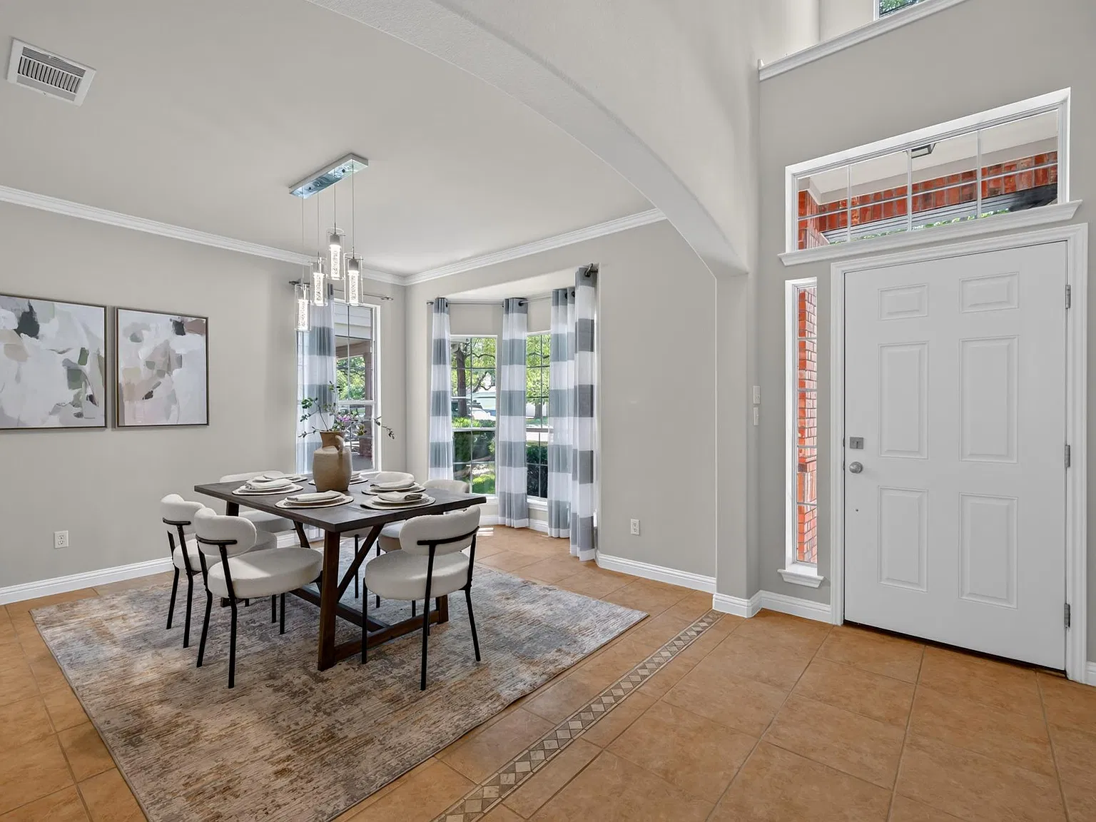 4 bed, 2.5 bath, 3156 sqft, $2,895 — Photo 2