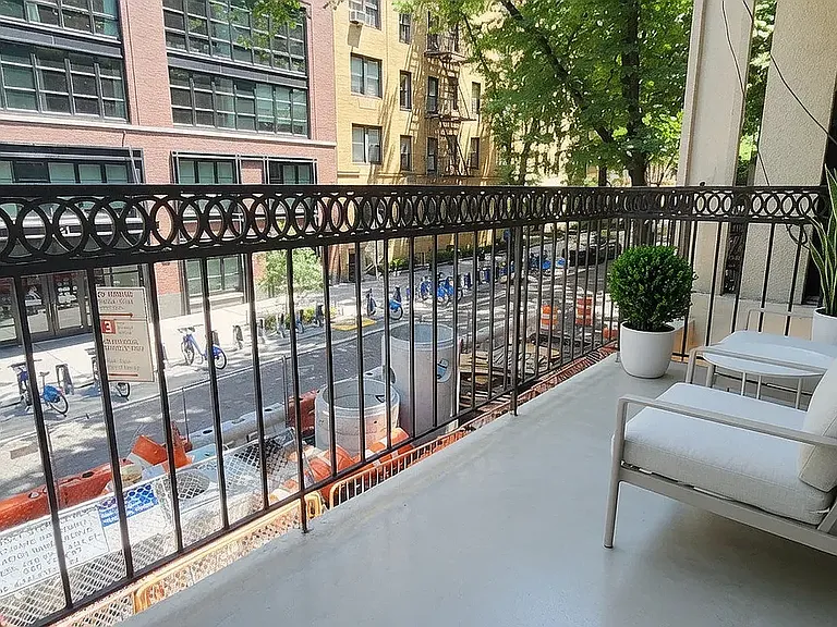 270 W 25th St #4A — Photo 1