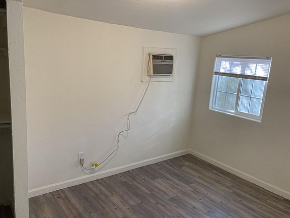 5th image of 2506 N Estrella Ave