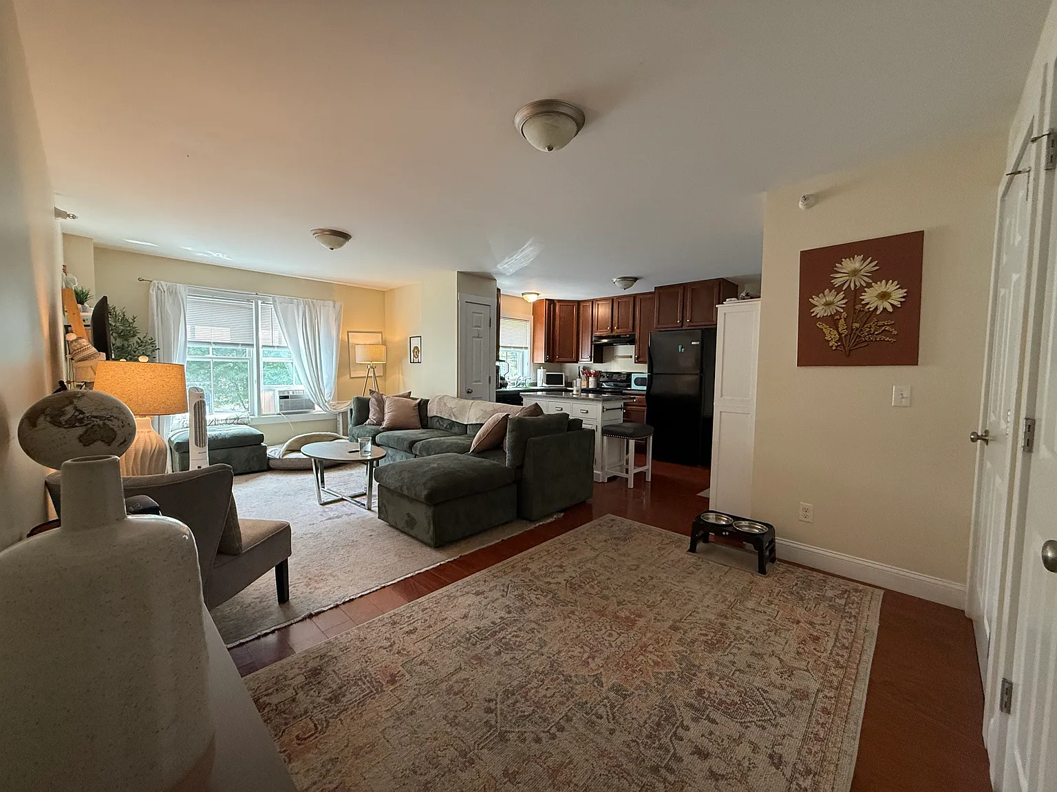 2 bed, 1100 sqft, $2,295 — Photo 4