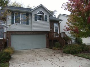 1247 33rd Avenue Cir, Silvis, IL 61282