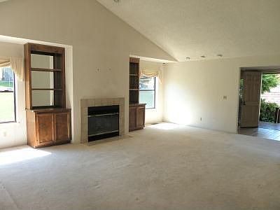 4th image of 3089 Emerald Ct