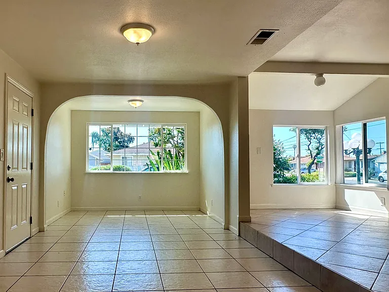 Bonus area off the dining area/kitchen