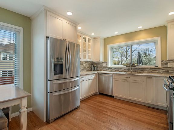 4th image of 4305 Oak Knoll Ln