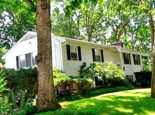 68 Wood Cove Dr, Coventry, RI 02816