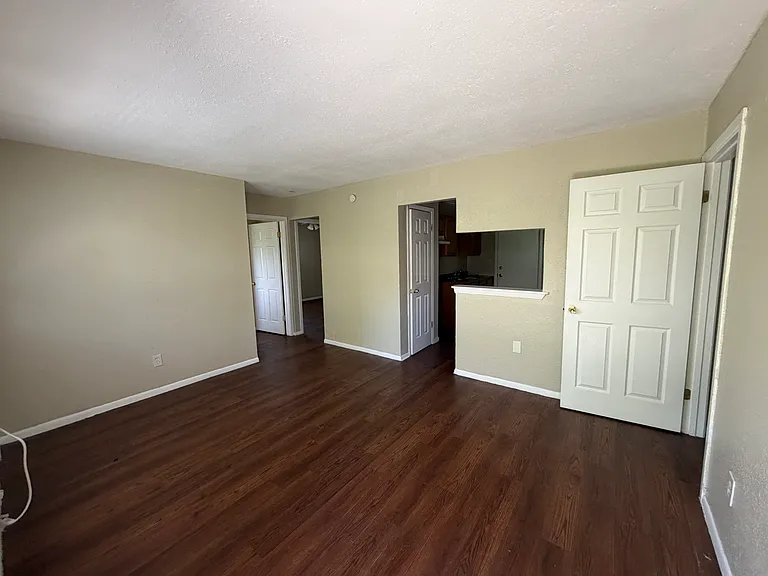 211 Baldwin Ave #203 — Photo 6