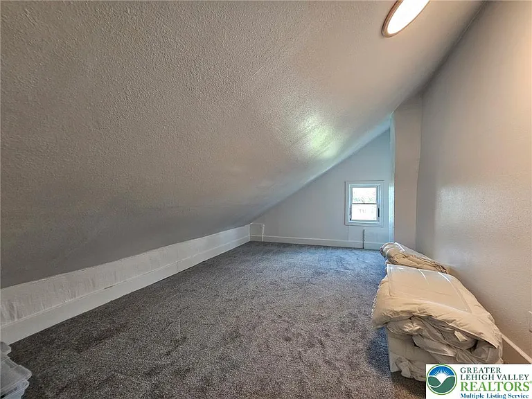 835 W Berwick St — Photo 11
