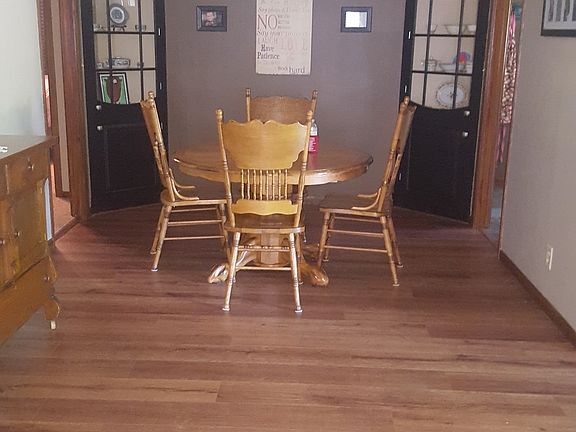 4th image of 2409 W Division St