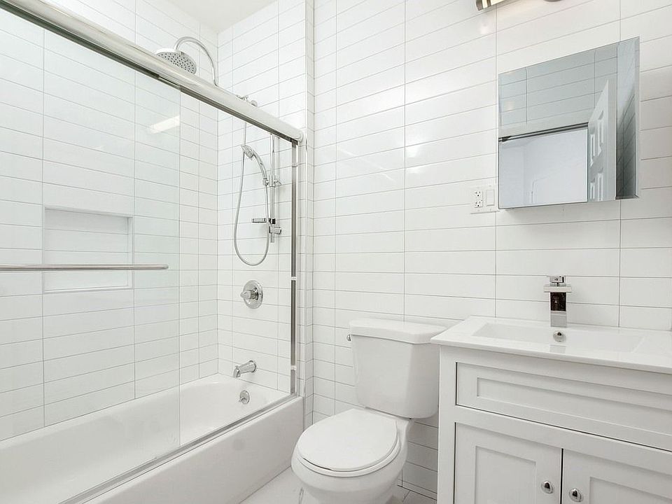 2nd image of 793 Sterling Pl #3R