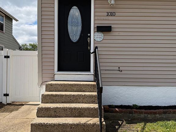 4th image of 1010 Asbury Ave