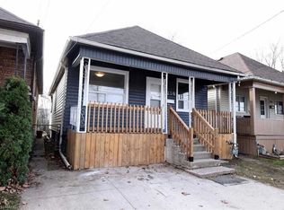 230 McAnulty Blvd, Hamilton, ON L8H3J1