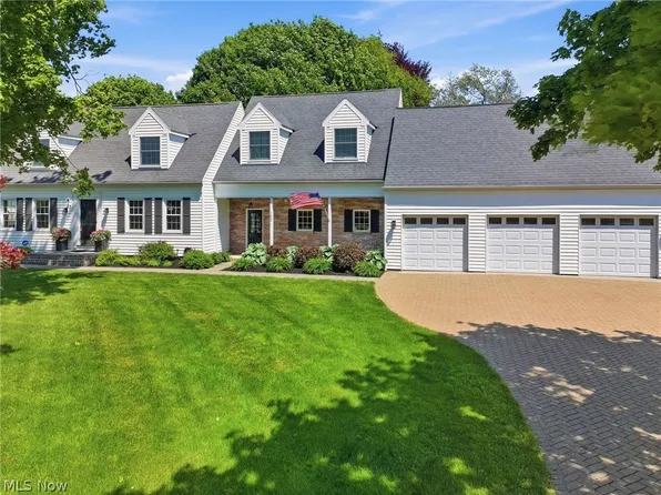 1400 Overlook Dr, Ashtabula, OH 44004