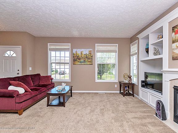 4th image of 3826 Kiskadee Dr