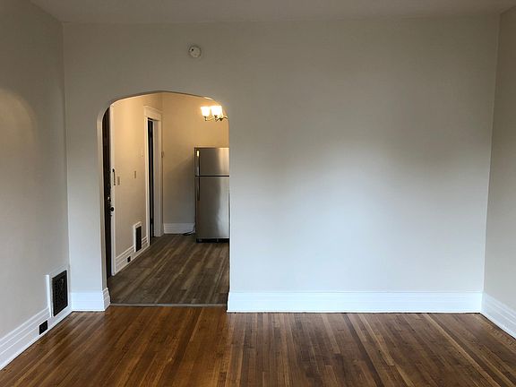 5th image of 166 Blaine Ave Uppr #